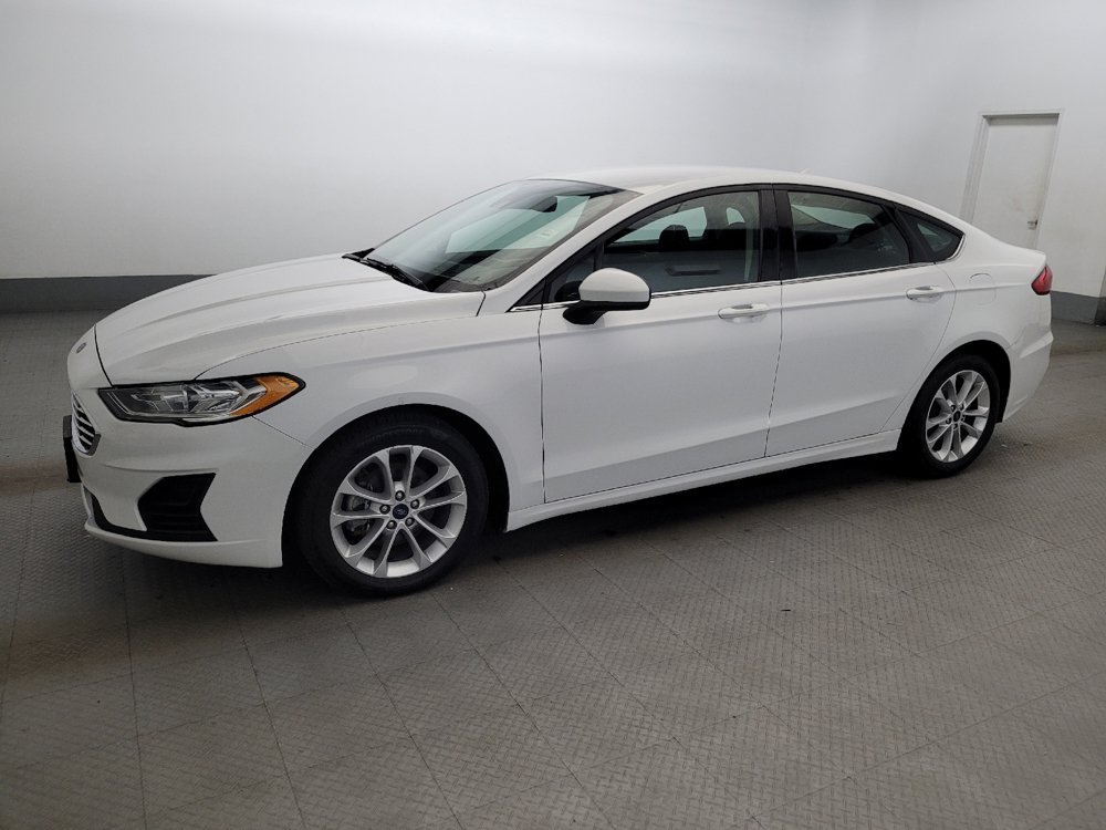 Used 2020 Ford Fusion SE FWD image 2