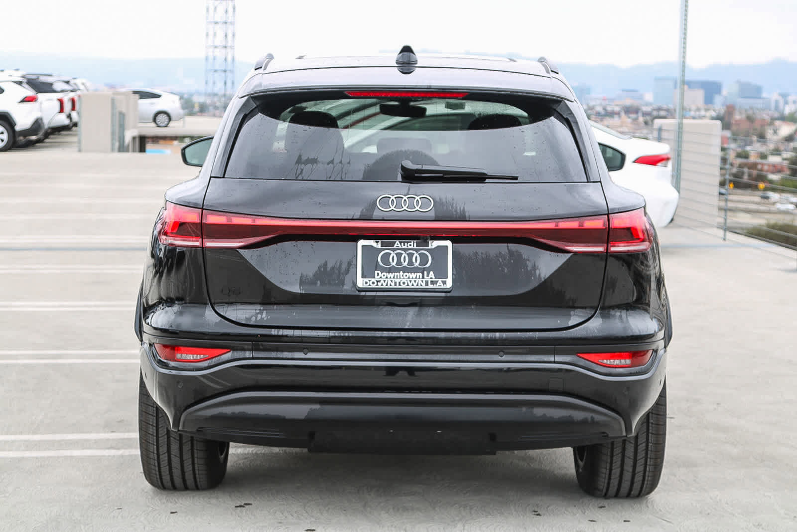 Used 2025 Audi Q6 e-tron Premium w/ Convenience Package image 7