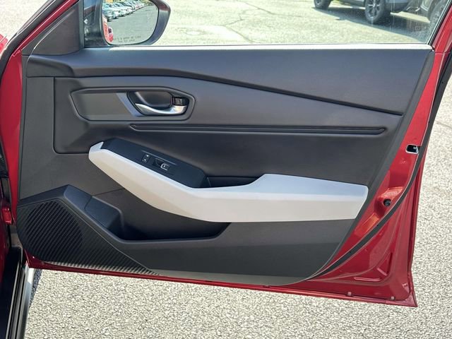 Certified 2025 Honda Accord SE image 6