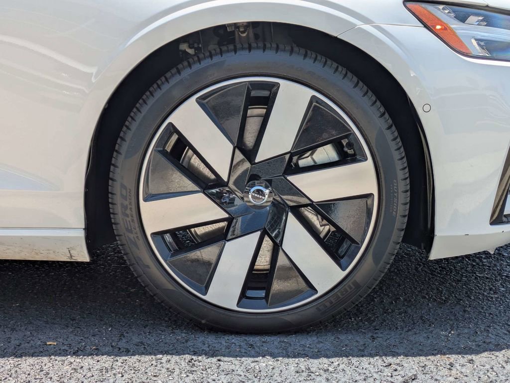 Certified 2024 Volvo S60 T8 Plus w/ Climate Package AWD/4WD image 11