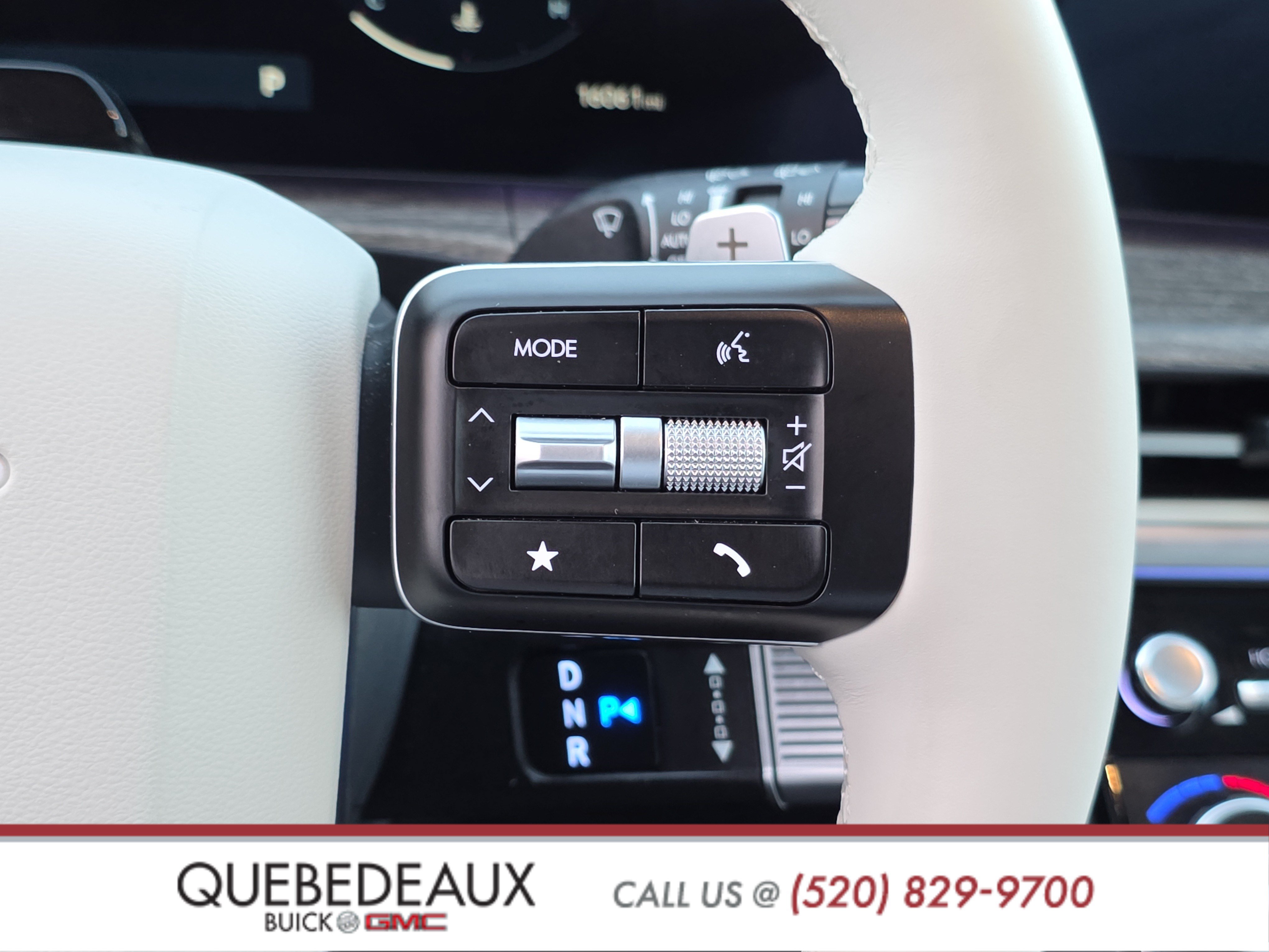 Used 2025 Hyundai Santa Fe Limited FWD image 16