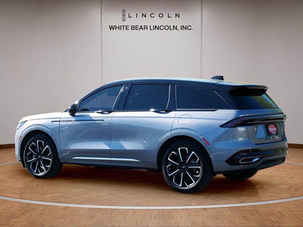Certified 2024 Lincoln Nautilus Reserve w/ Equipment Group 202A AWD/4WD image 7