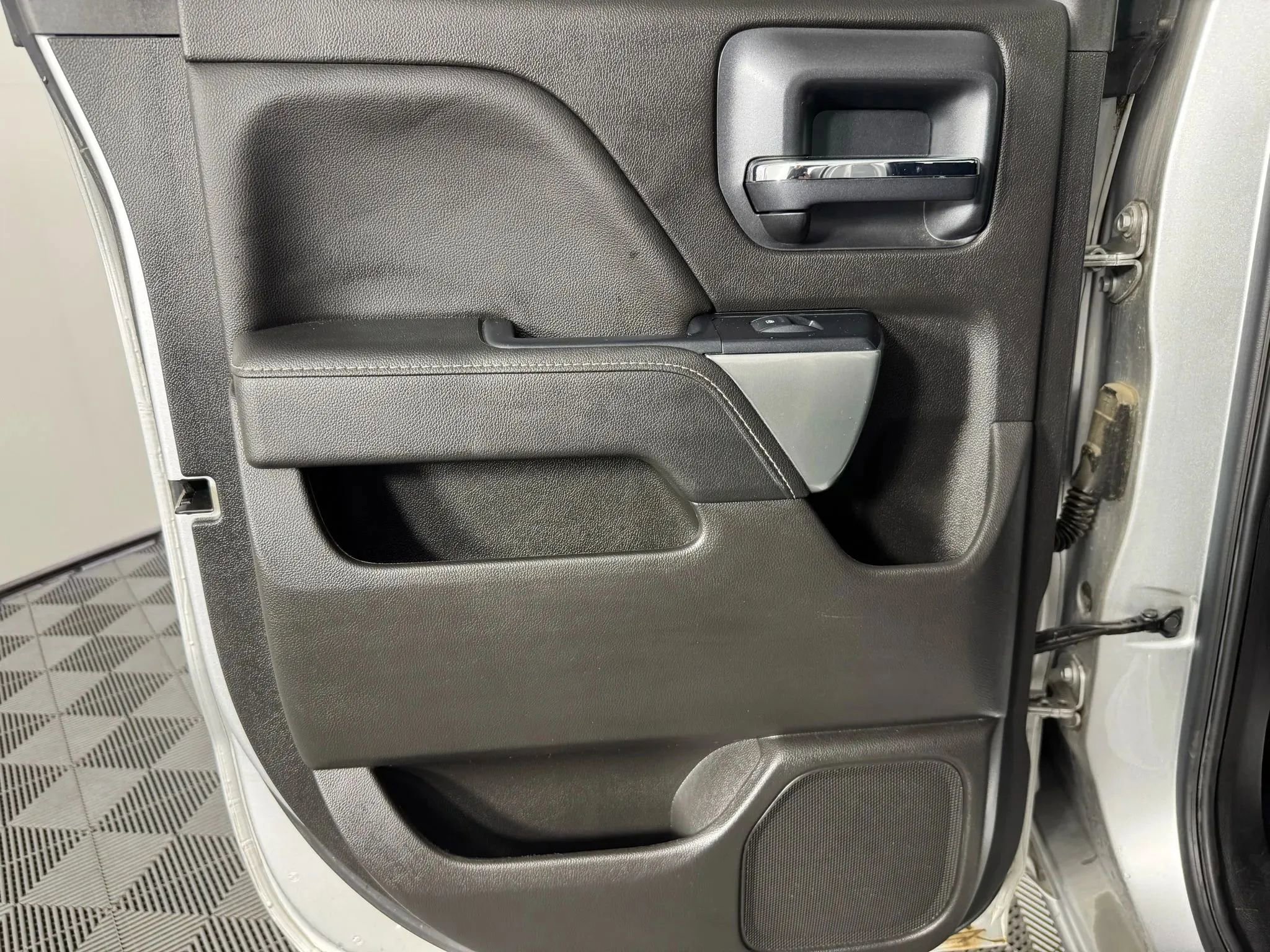 Used 2019 Chevrolet Silverado 1500 LT w/ Texas Edition RWD image 37