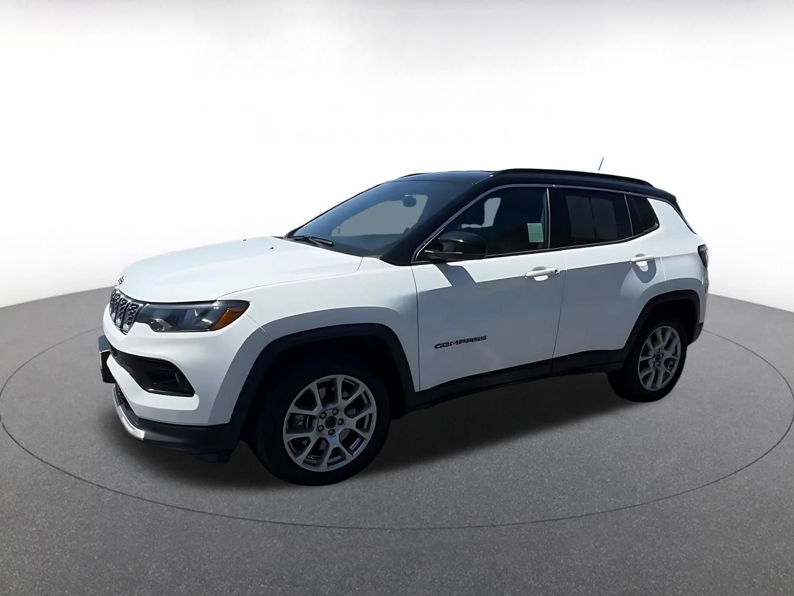 Used 2025 Jeep Compass Limited AWD/4WD image 8