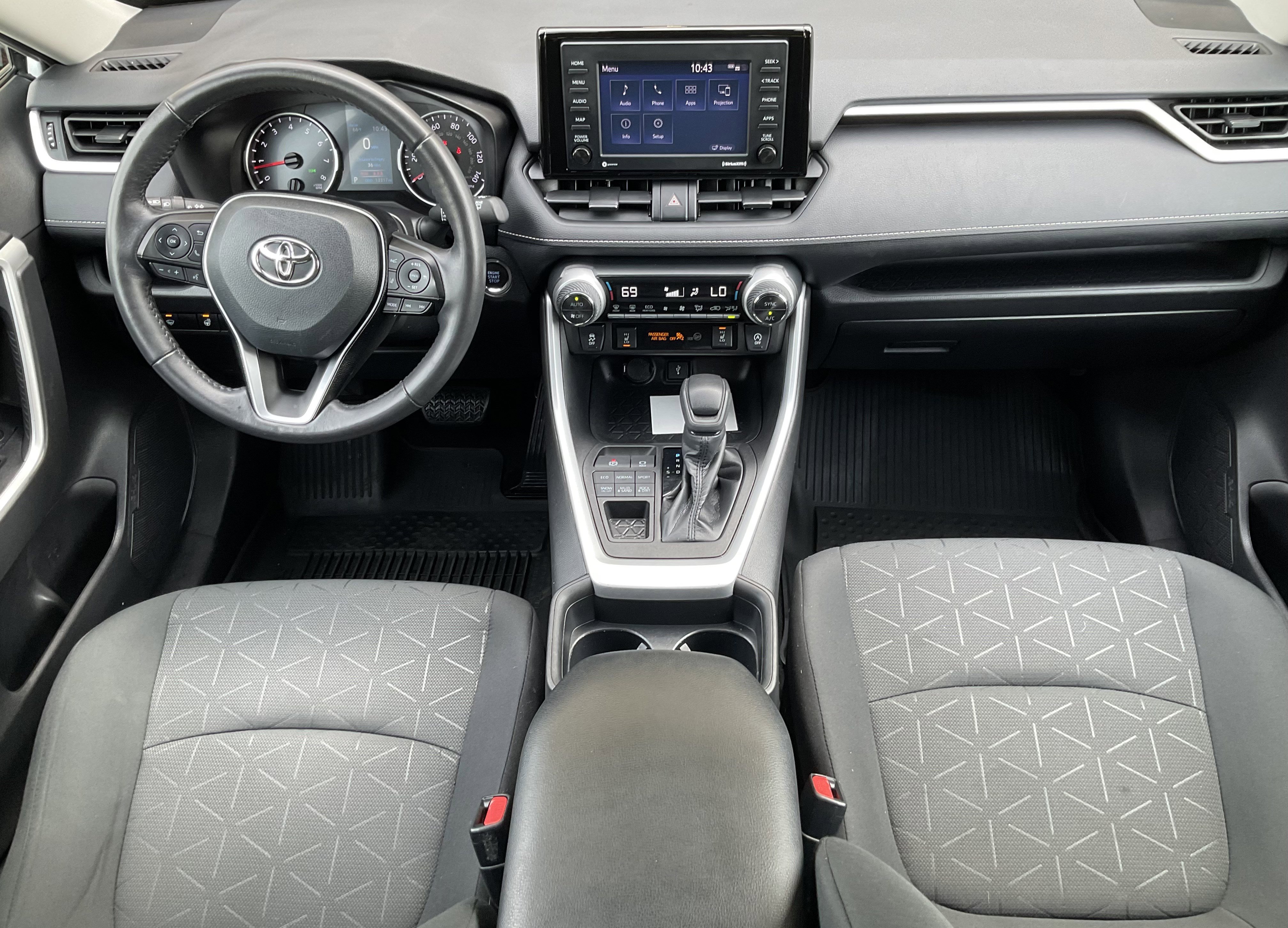 Used 2021 Toyota RAV4 XLE w/ XLE Grade Weather Package AWD/4WD image 23