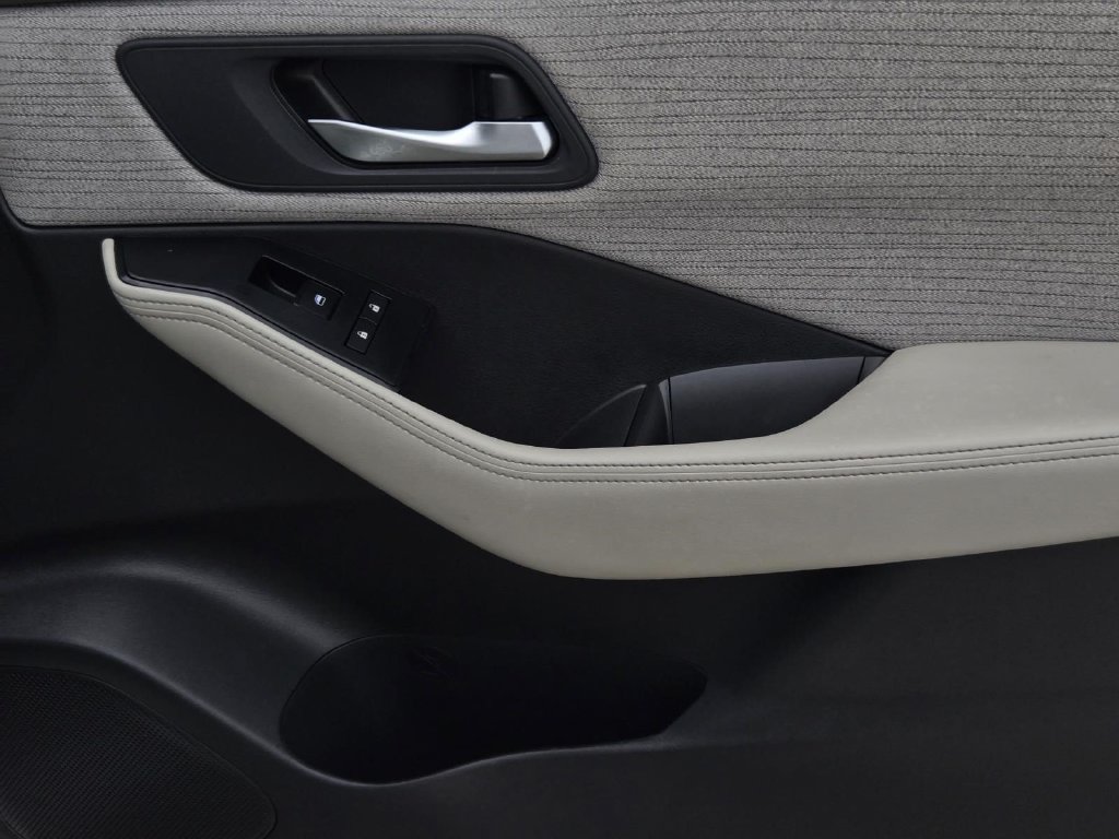 Certified 2023 Nissan Rogue SV FWD image 8
