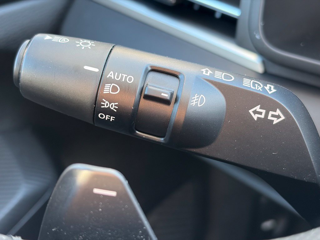 Used 2025 Mitsubishi Outlander SE AWD/4WD image 28