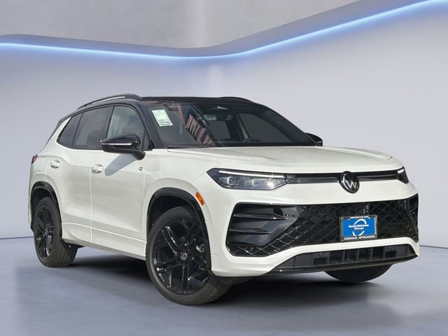 New 2026 Volkswagen Tiguan SE R-Line FWD image 1