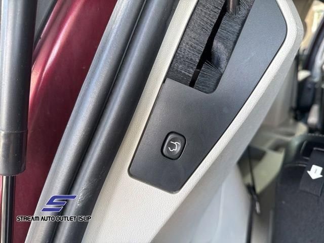 Used 2019 Dodge Grand Caravan SXT image 13