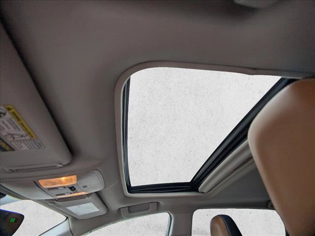 Used 2016 Toyota RAV4 Limited AWD/4WD image 16