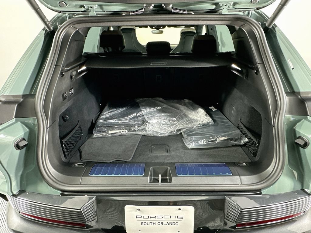 New 2026 Porsche Cayenne Electric AWD/4WD image 28