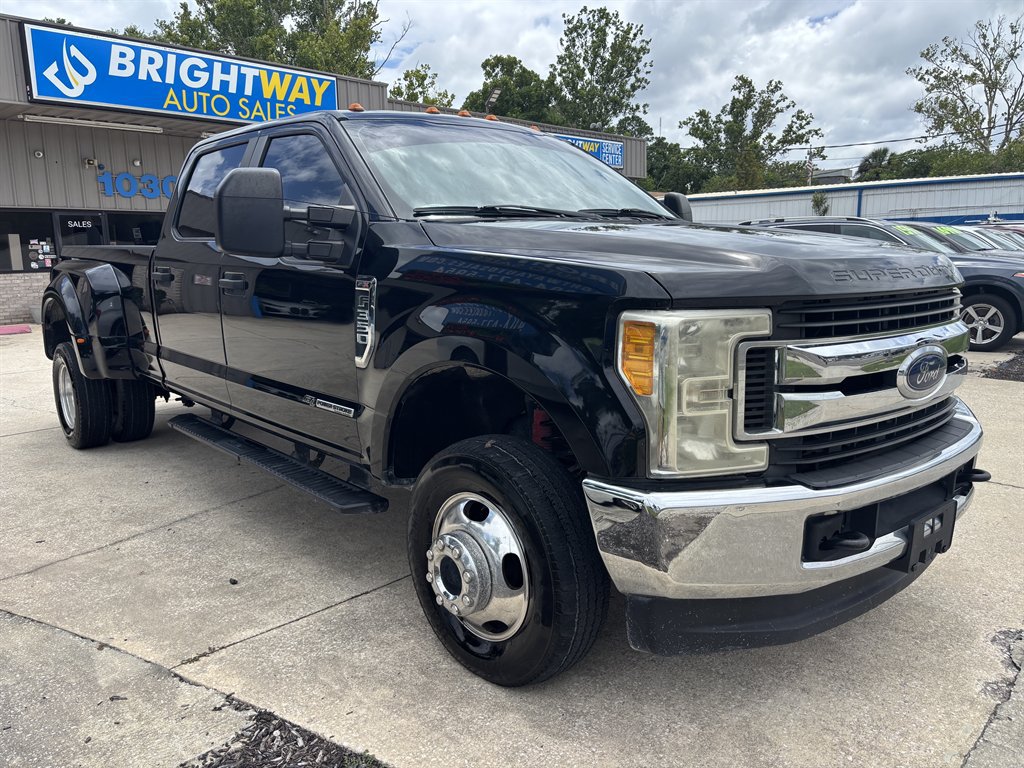 Used 2017 Ford F350 XL w/ STX Appearance Package AWD/4WD image 3
