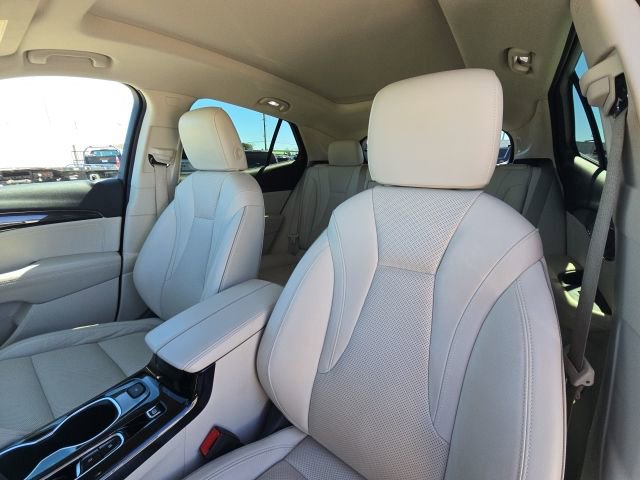 Used 2021 Buick Envision Essence w/ Technology Package I image 23