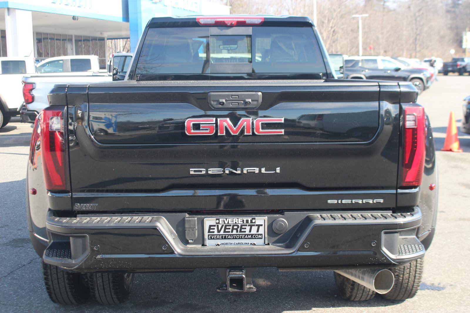 New 2026 GMC Sierra 3500 Denali w/ Denali Reserve Package AWD/4WD image 6