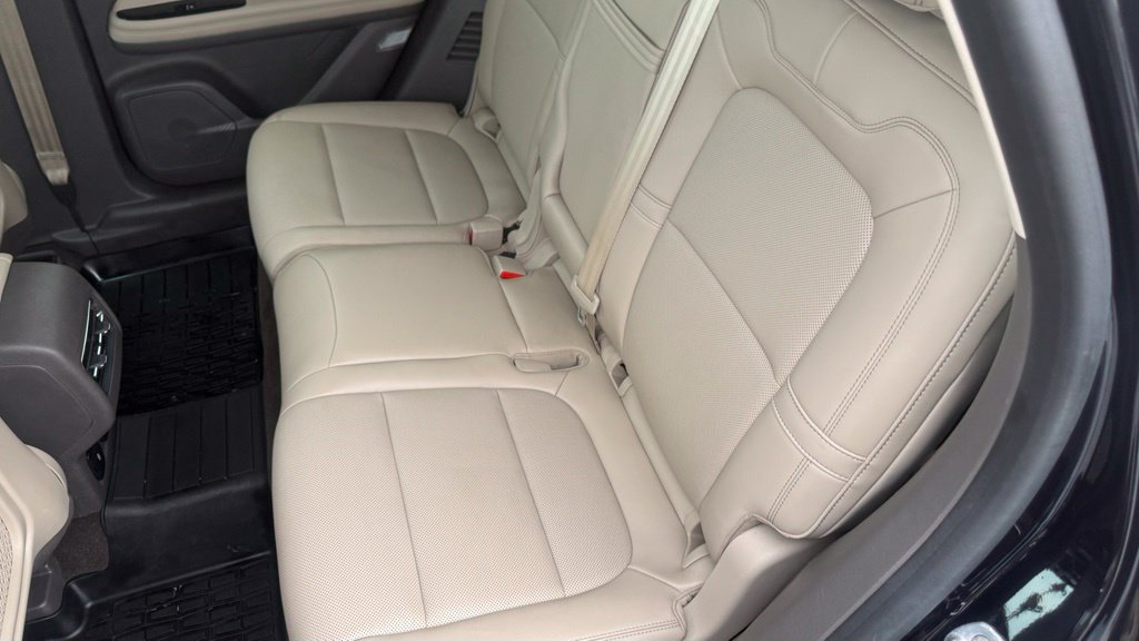Used 2023 Lincoln Corsair AWD w/ Equipment Group 101A image 34