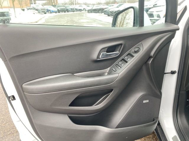 Used 2020 Chevrolet Trax Premier w/ LPO, Cargo Package image 21