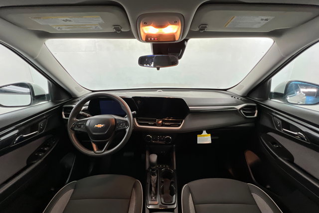 Used 2025 Chevrolet TrailBlazer LT AWD/4WD image 9
