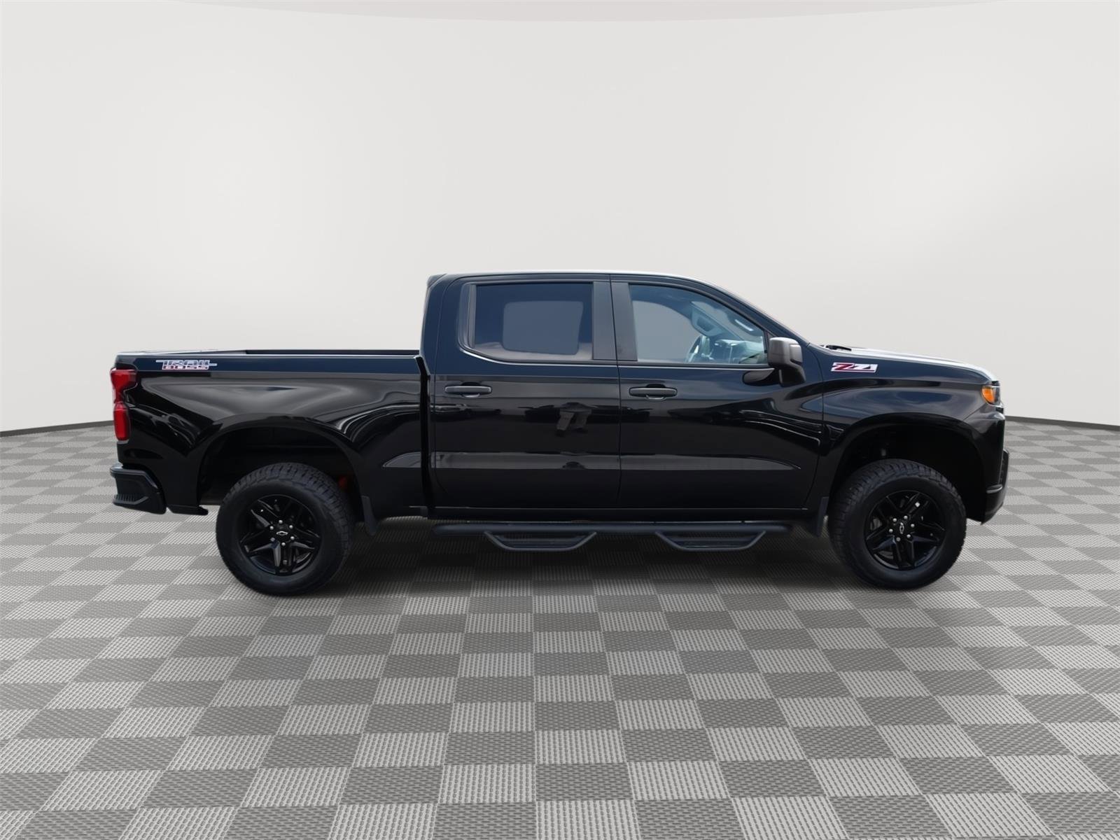 Used 2020 Chevrolet Silverado 1500 Custom Trail Boss w/ Infotainment Package AWD/4WD image 4