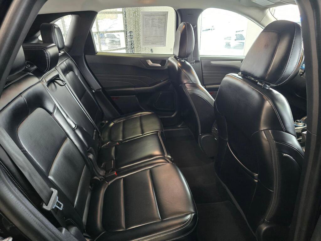 Used 2024 Ford Escape Platinum AWD/4WD image 38