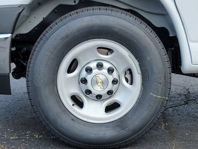 New 2026 Chevrolet Express 2500 w/ Safety Package RWD image 10