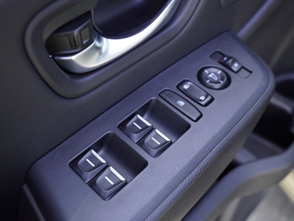 Used 2025 Honda Pilot Touring image 9