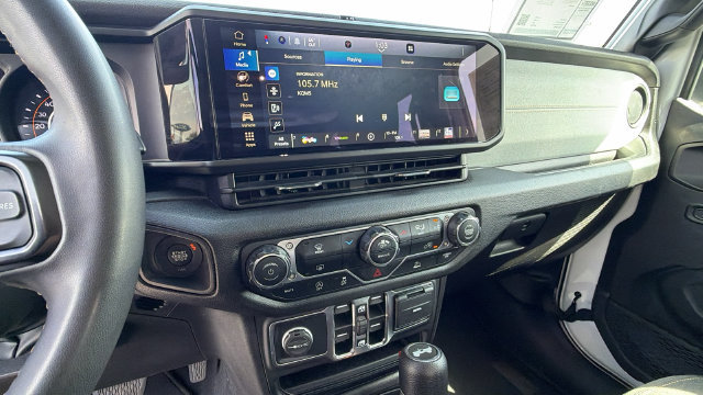 Used 2024 Jeep Wrangler Unlimited Sport AWD/4WD image 25