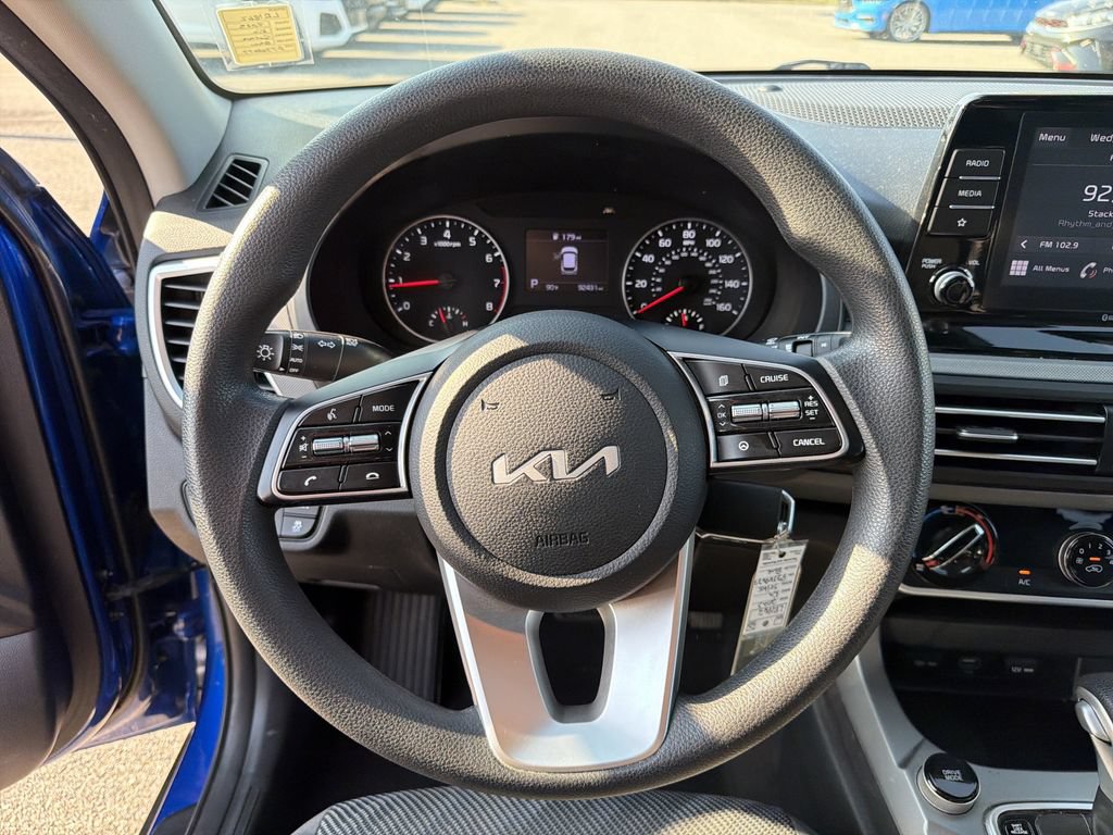 Used 2023 Kia Seltos LX AWD/4WD image 22