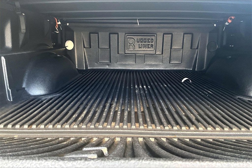 Used 2016 Ford F150 Platinum w/ Equipment Group 701A Luxury image 25