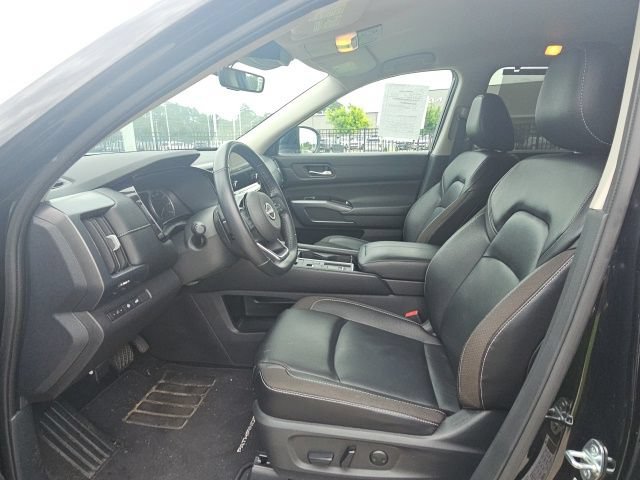 Used 2023 Nissan Pathfinder SL FWD image 13