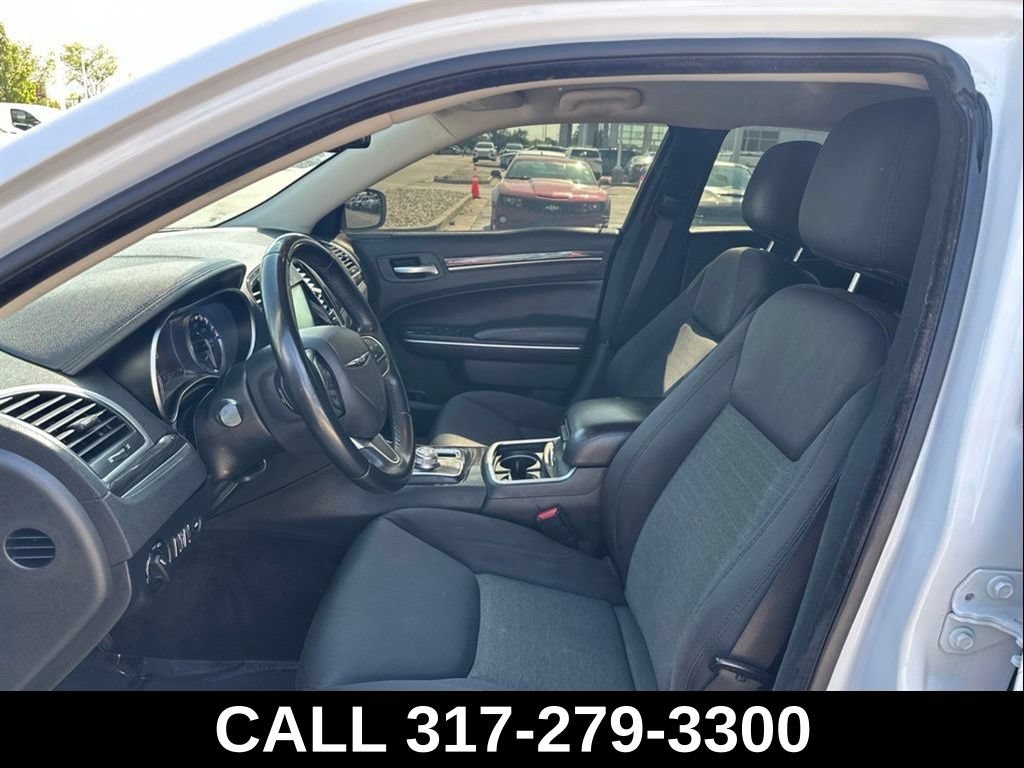 Used 2018 Chrysler 300 Touring w/ Chrome Appearance Package RWD image 15