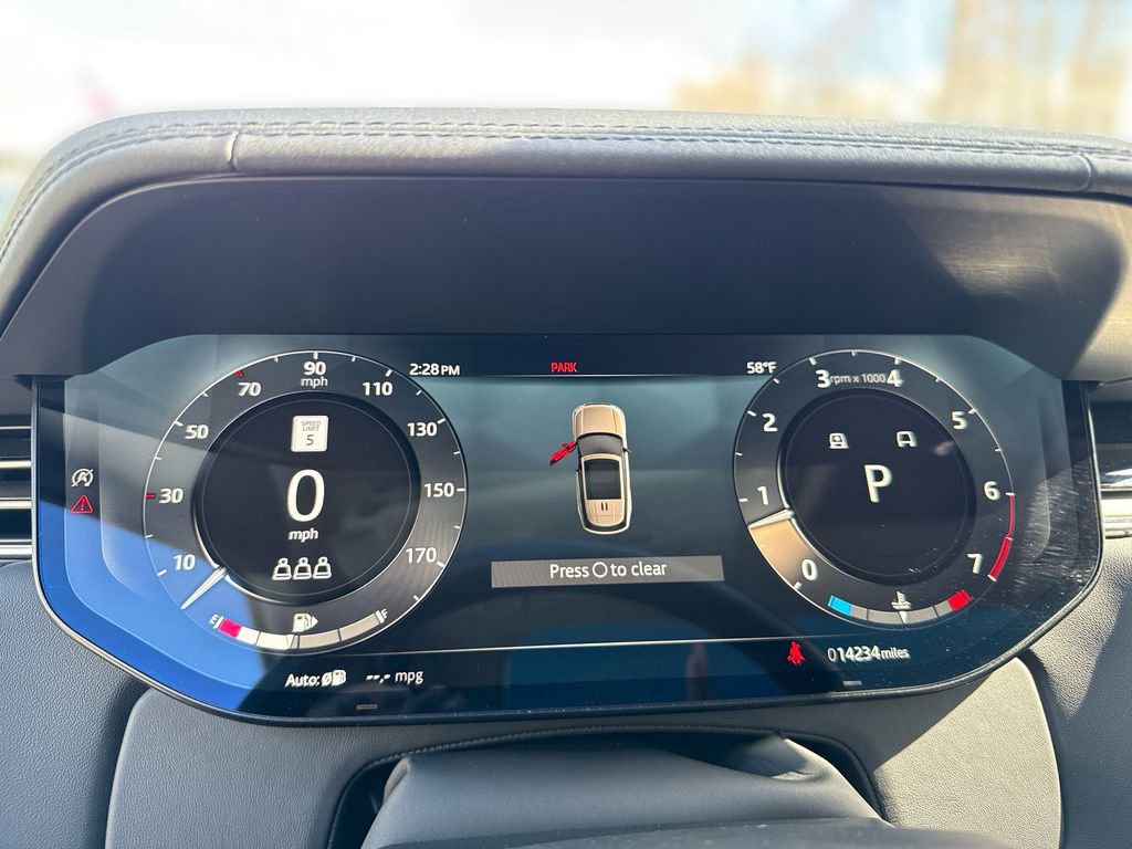 Used 2023 Land Rover Range Rover SE image 10