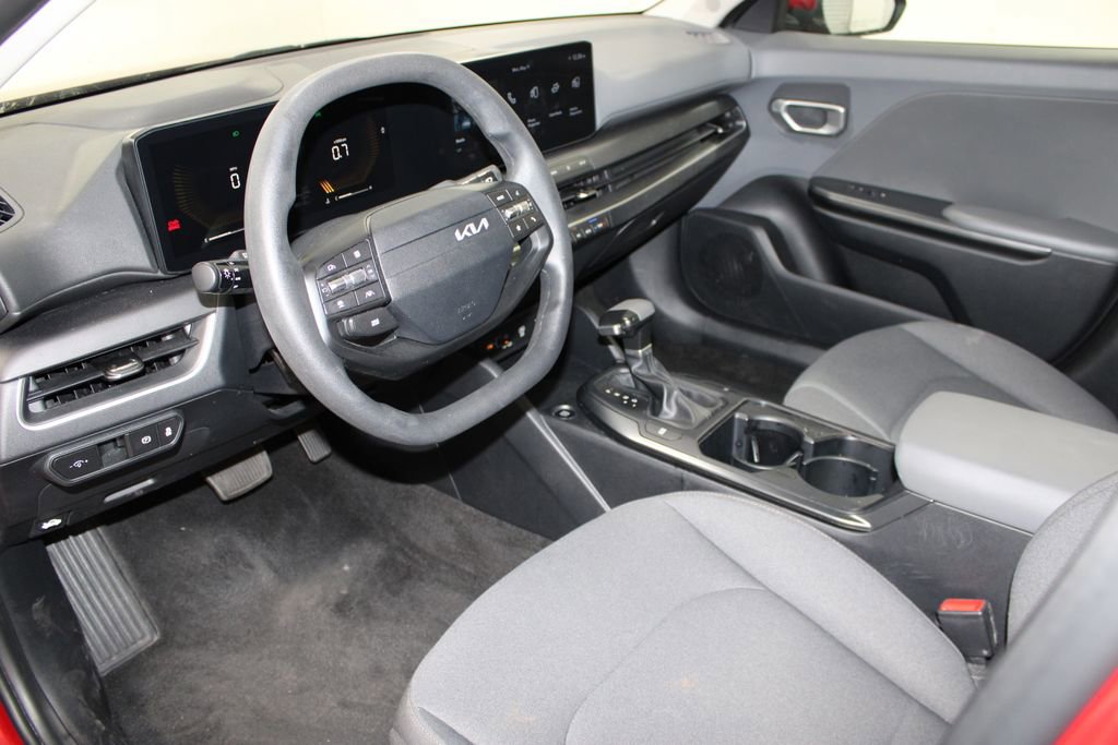 Used 2025 Kia K4 FWD image 16