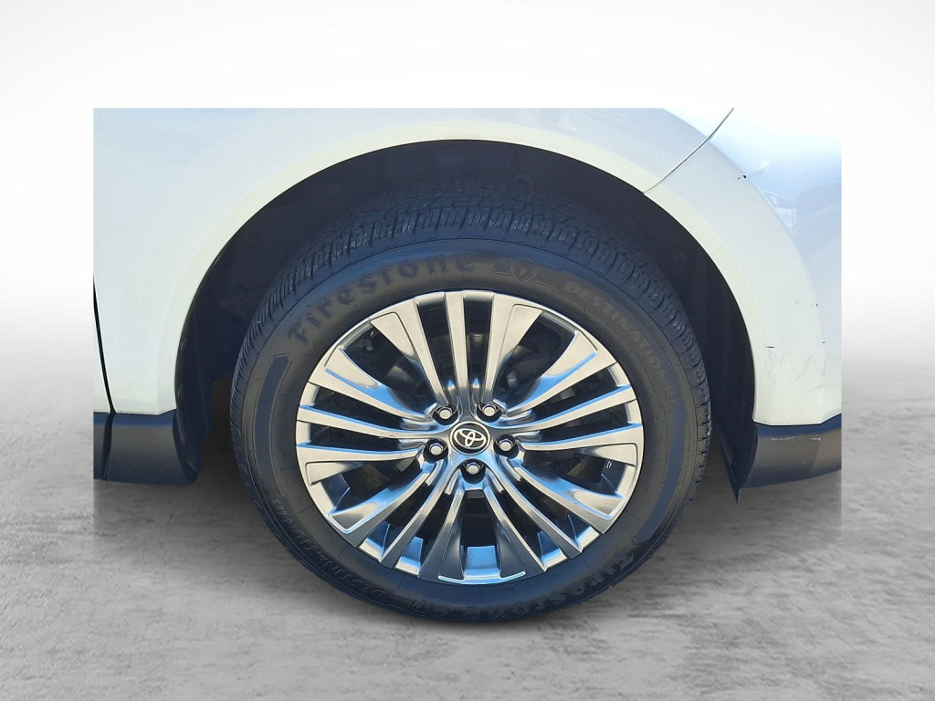 Used 2021 Toyota Venza XLE w/ Softex Package AWD/4WD image 9