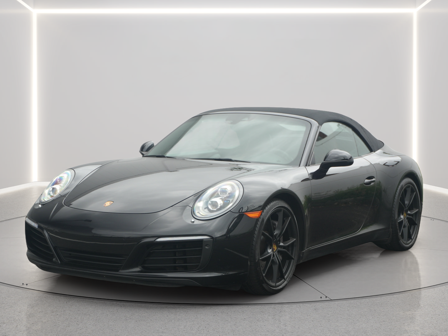 Used 2017 Porsche 911 Carrera RWD image 2