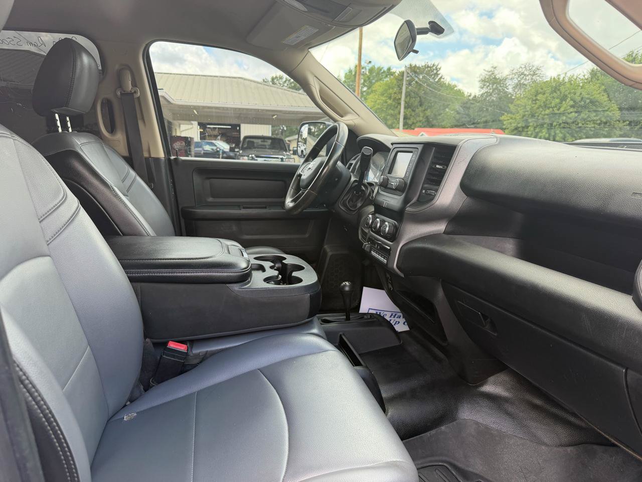 Used 2020 RAM 5500 Tradesman w/ Chrome Appearance Group AWD/4WD image 11