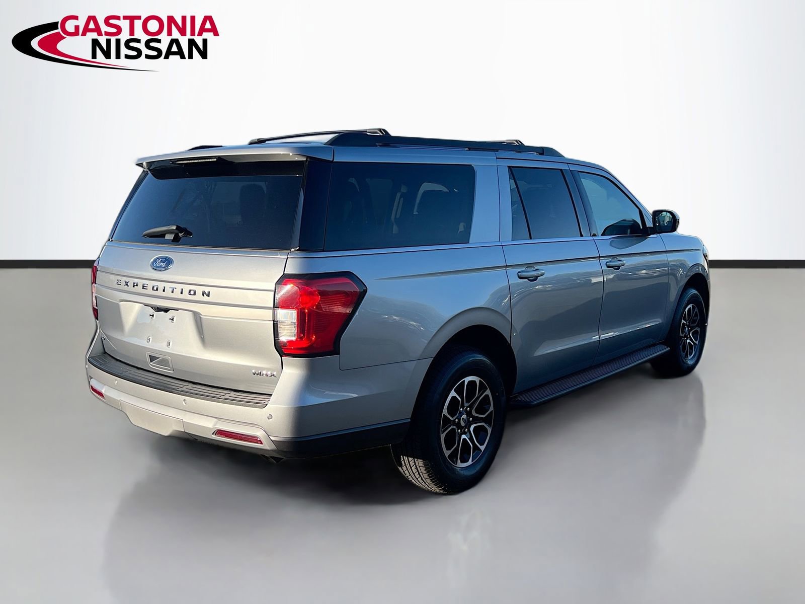 Used 2024 Ford Expedition Max XLT image 9