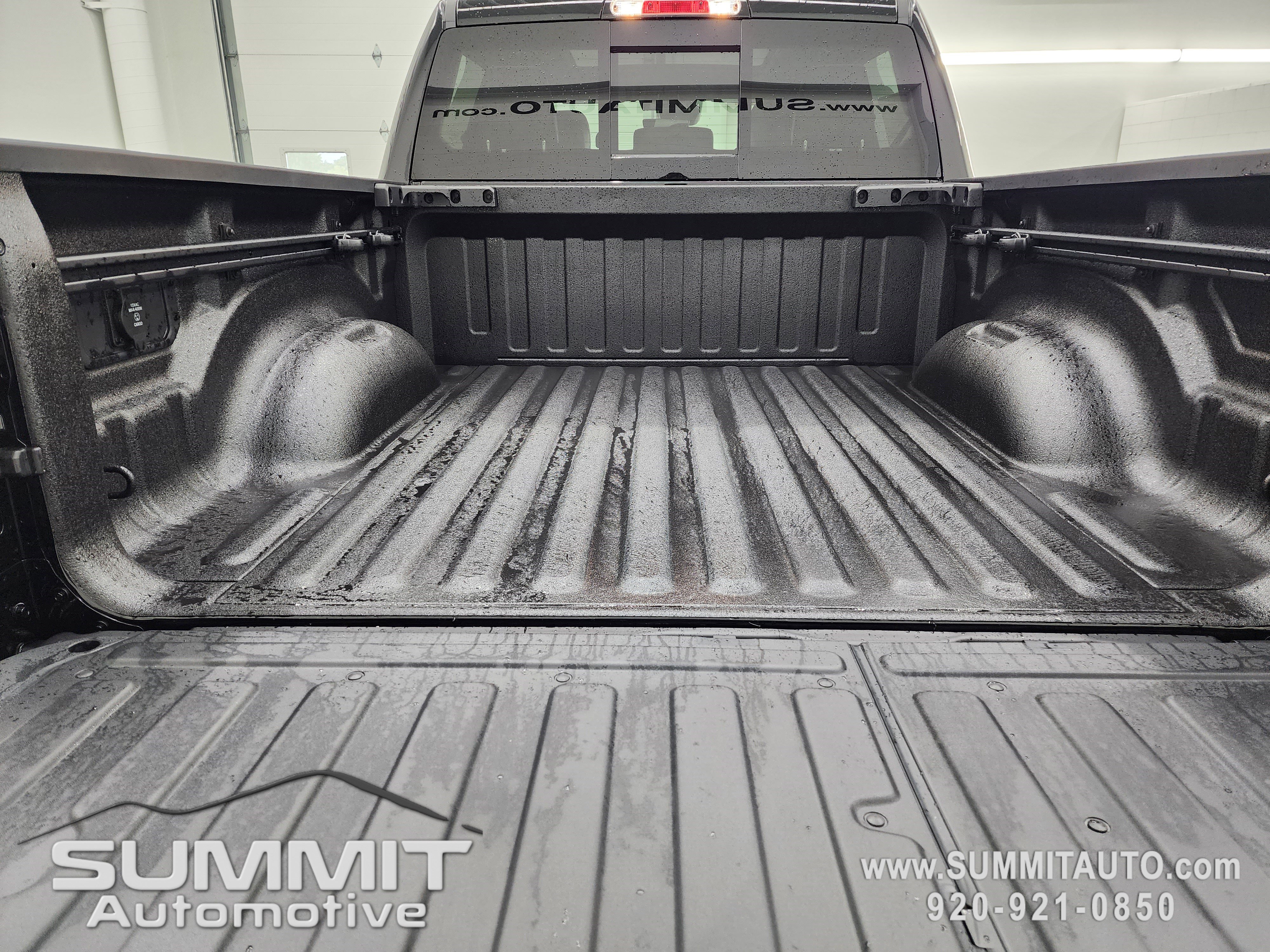New 2026 RAM 1500 Laramie w/ Night Edition image 32