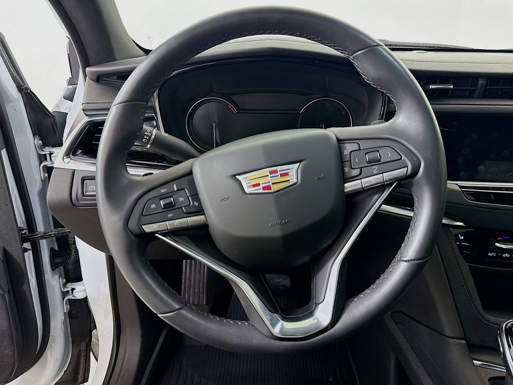 Used 2024 Cadillac XT6 Luxury AWD/4WD image 12