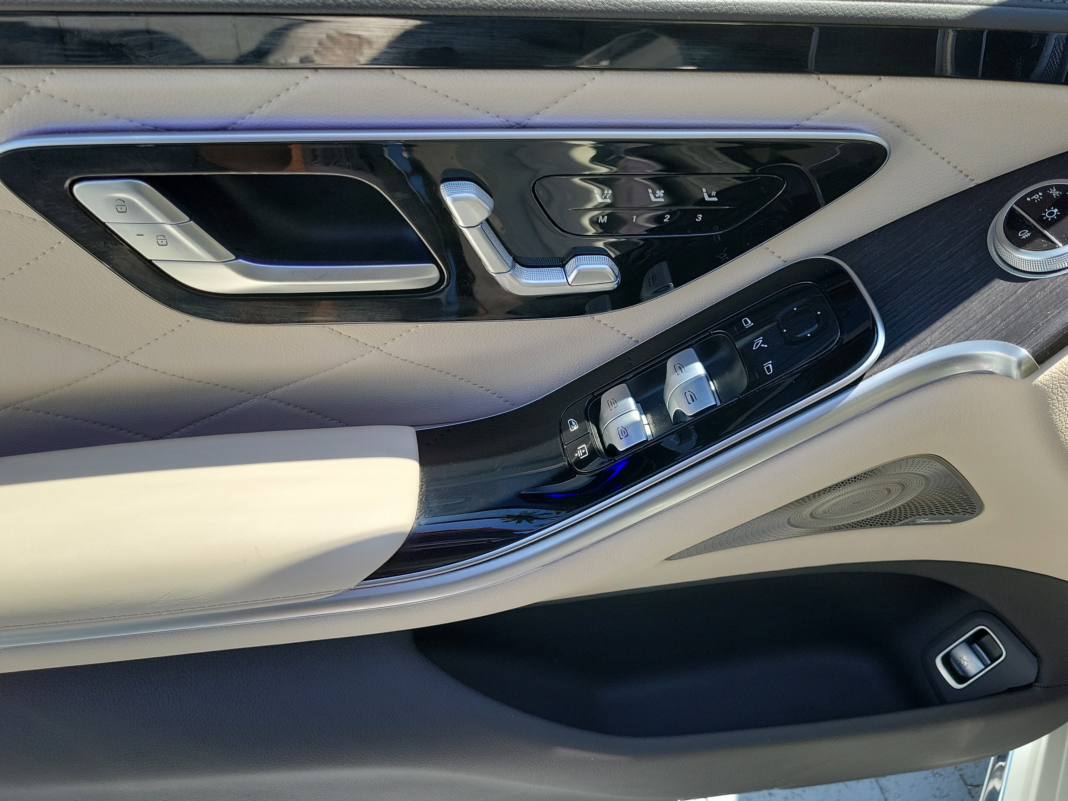 Used 2022 Mercedes-Benz S 500 4MATIC image 19