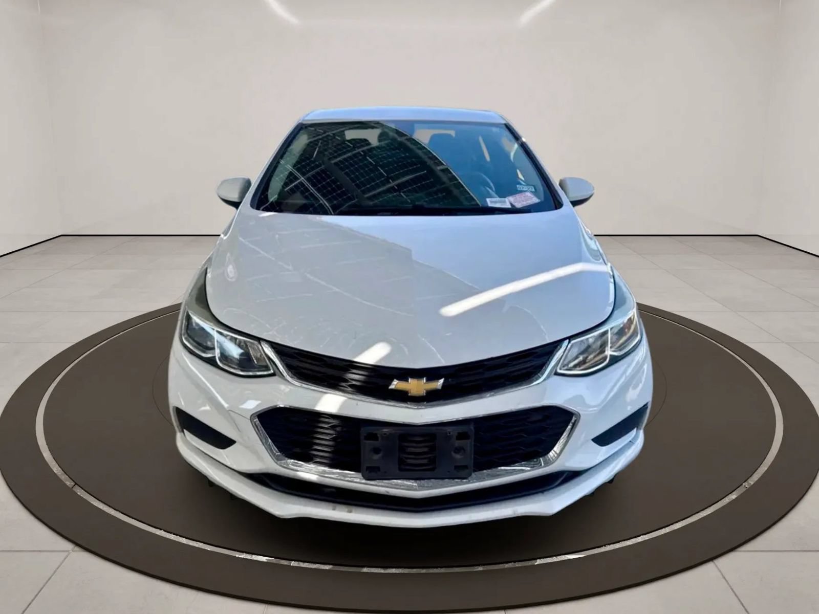 Used 2018 Chevrolet Cruze LS FWD image 2