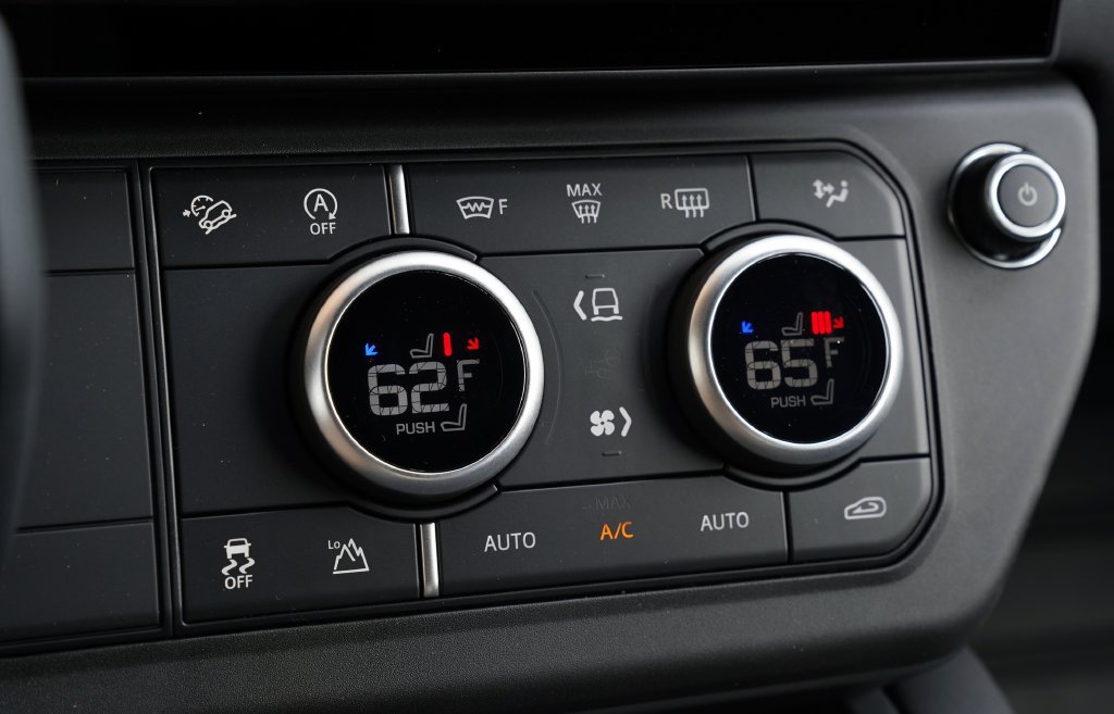 New 2026 Land Rover Defender 110 S AWD/4WD image 26
