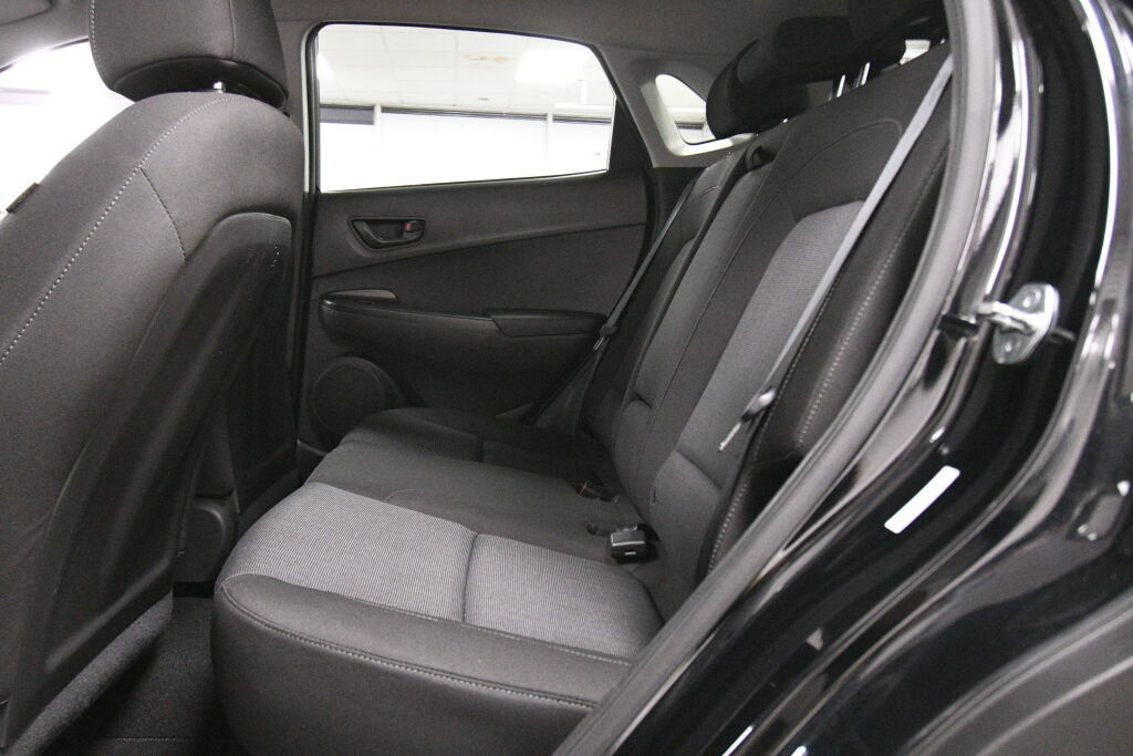 Used 2023 Hyundai Kona SEL w/ Cargo Package image 18