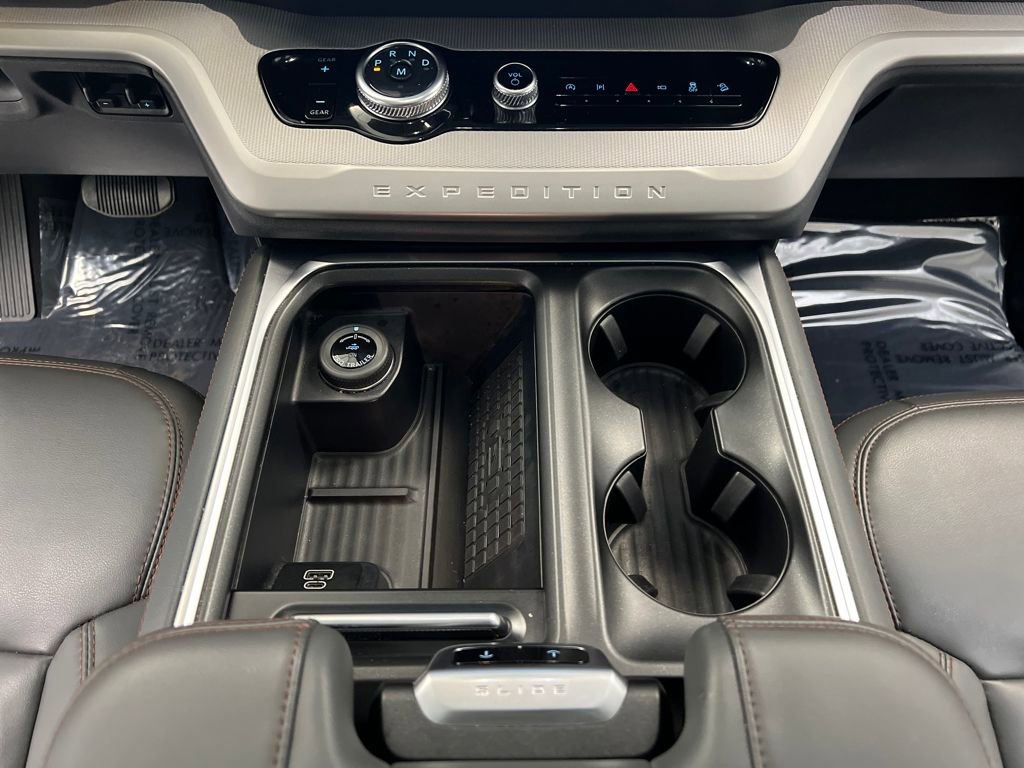 Used 2025 Ford Expedition Max Active image 56