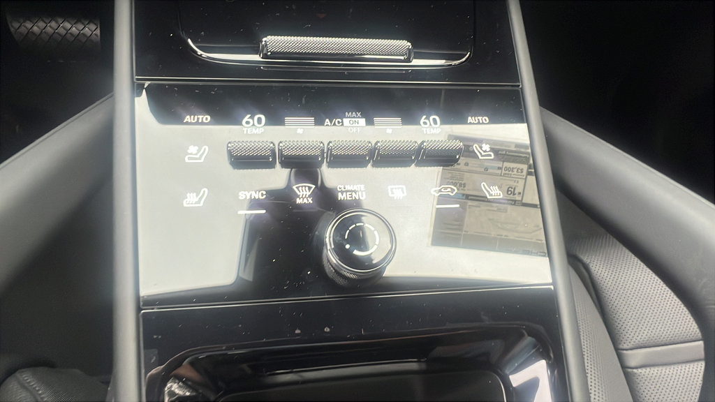 New 2026 Porsche Cayenne Coupe AWD/4WD image 24