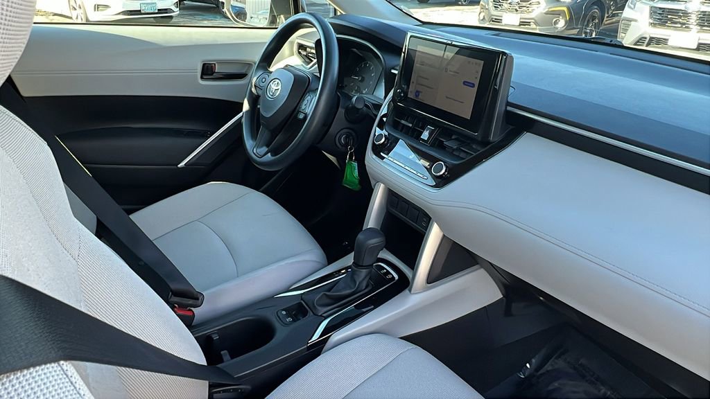 Used 2024 Toyota Corolla Cross L image 12