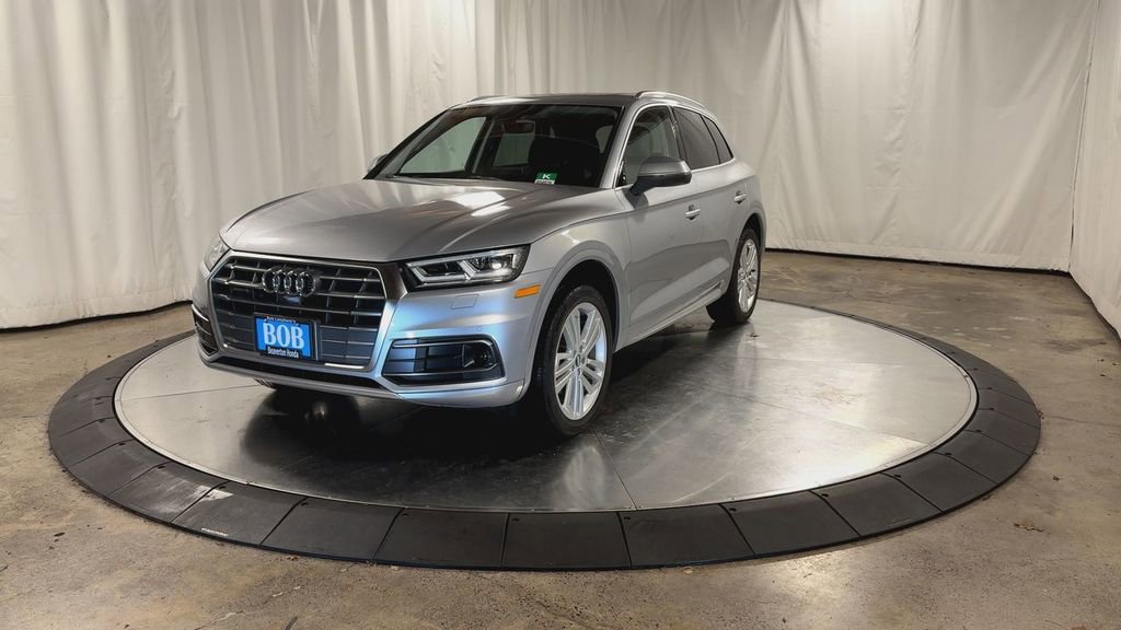 Used 2018 Audi Q5 Prestige w/ Prestige Package image 4
