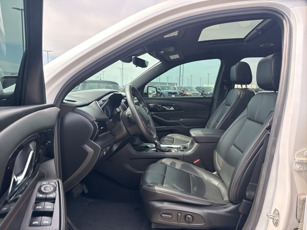 Used 2022 Chevrolet Traverse RS AWD/4WD image 12