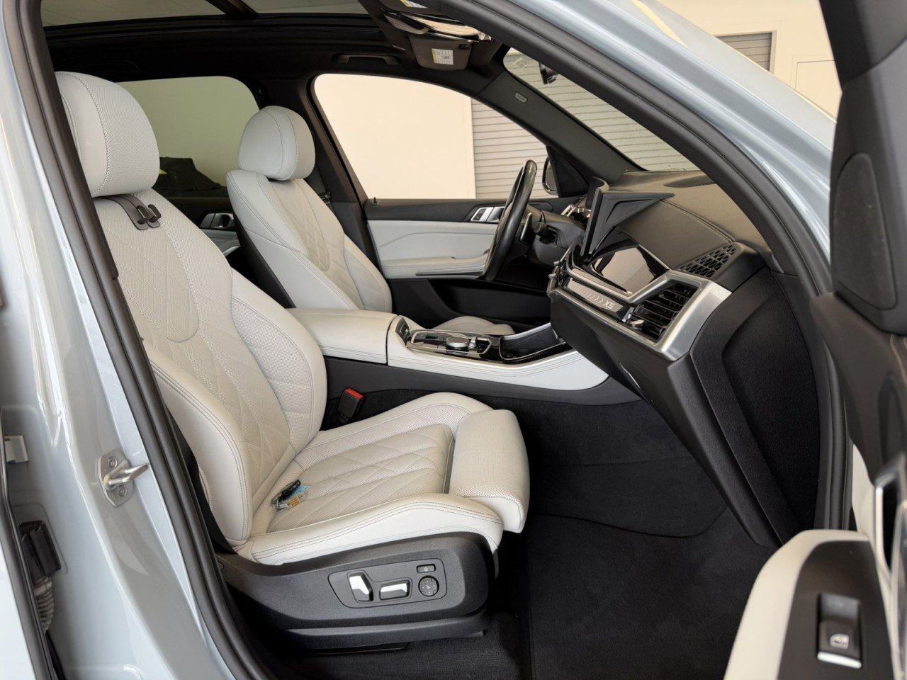 Used 2024 BMW X5 xDrive40i w/ M Sport Package image 43