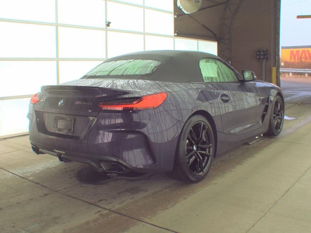 Certified 2025 BMW Z4 M40i w/ Premium Package image 3
