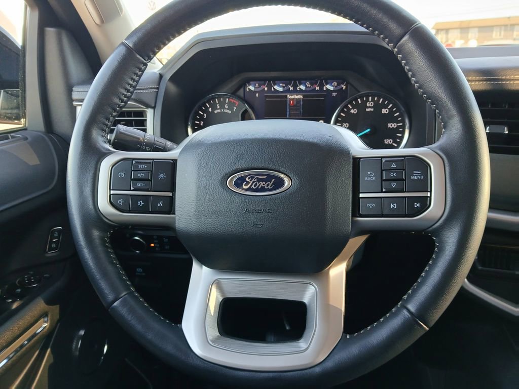 Used 2024 Ford Expedition XLT image 17